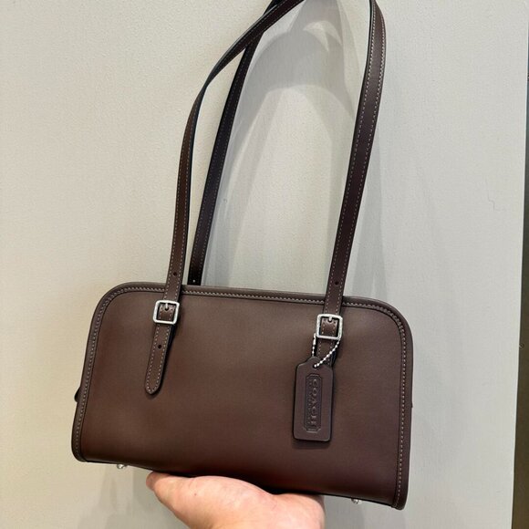 Retro Chic Coach Swing Zip Bag - Modern Sophistication - Picture 4 of 4